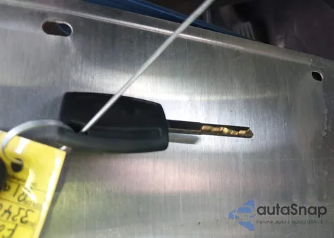 2015 Ford Focus Se z USA, uszkodzony, nr VIN 1FADP3FE8FL334095